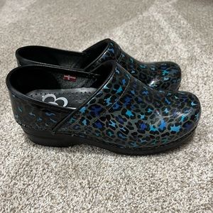 Sanita blue leopard clogs. Size 37.